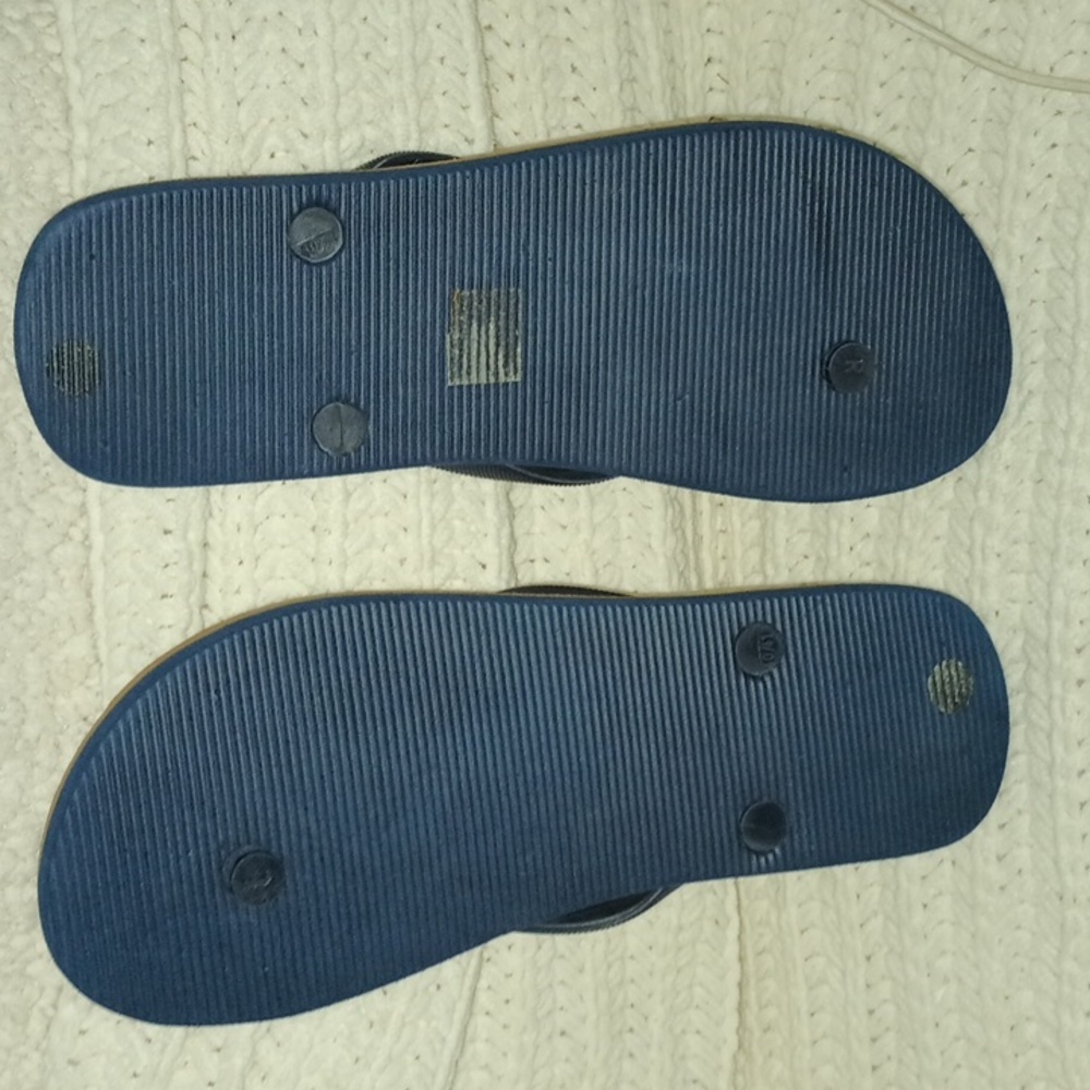 Robin Ruth NY Flip flops - Picture 2 of 2